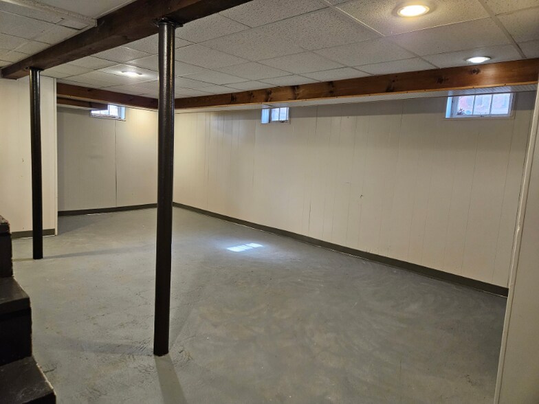 Building Photo - 1162 Main Ave