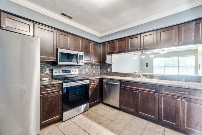 Building Photo - 1864 Abbotsbury Way