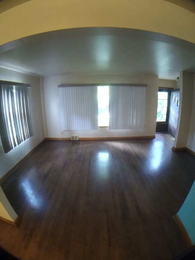Primary Photo - 326 N 68th St