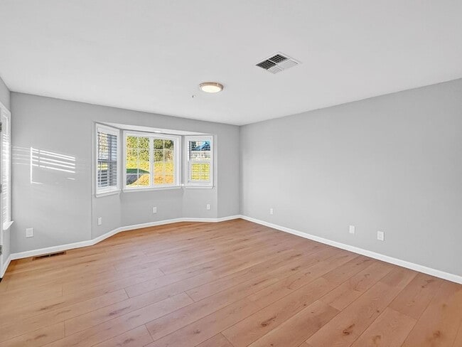 Building Photo - 2800 Roop Rd