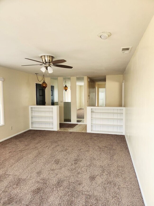 Building Photo - Unique Home in the Sky Harbor area!