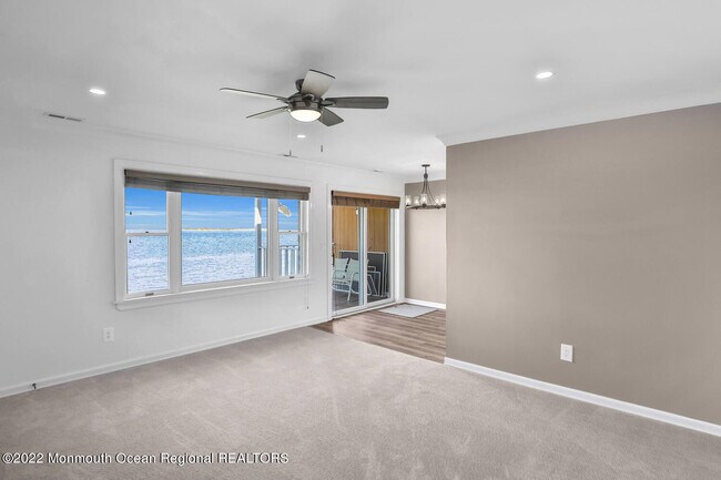 Building Photo - 324 Shore Dr