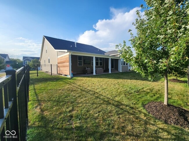 Building Photo - 15803 W Rail Dr