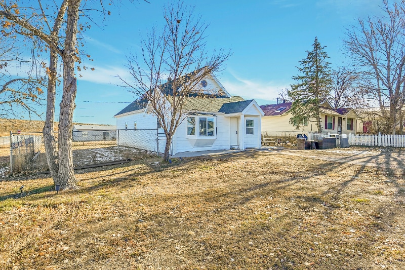 Primary Photo - 660 Hickory St