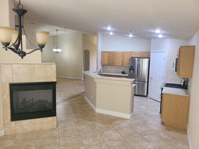 Building Photo - Amish #2