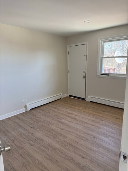 Building Photo - 15 Arrowhead Dr