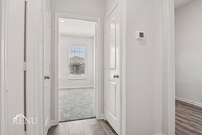 Building Photo - 313 Ridgeland Oak Dr