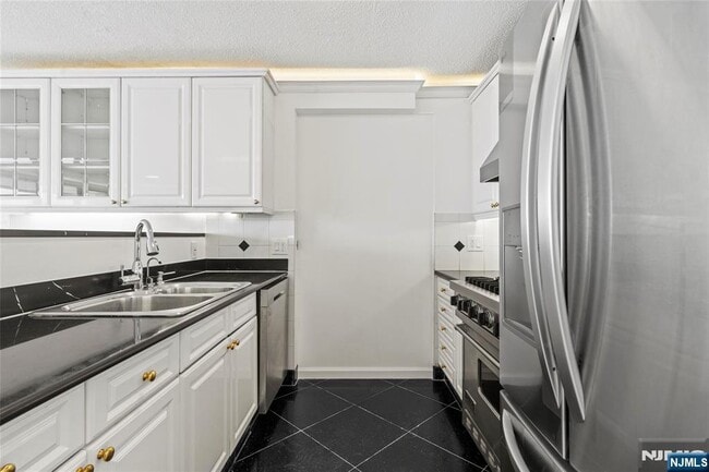 Building Photo - 7004 JFK Blvd E