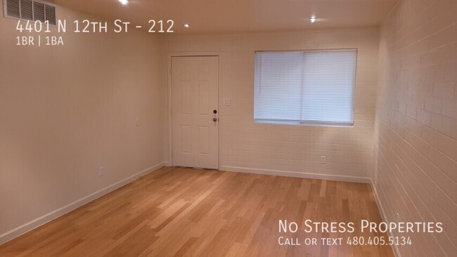 Building Photo - 1 Bedroom Condo off 12th St and Camelback Rd!