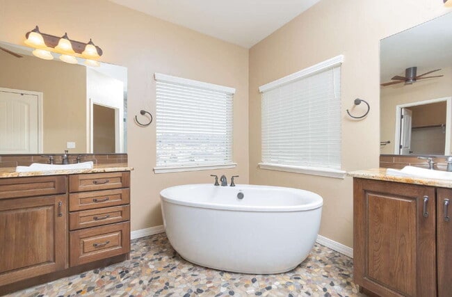 Building Photo - Stunning 3-Bed, 3-Bath Retreat with dedica...