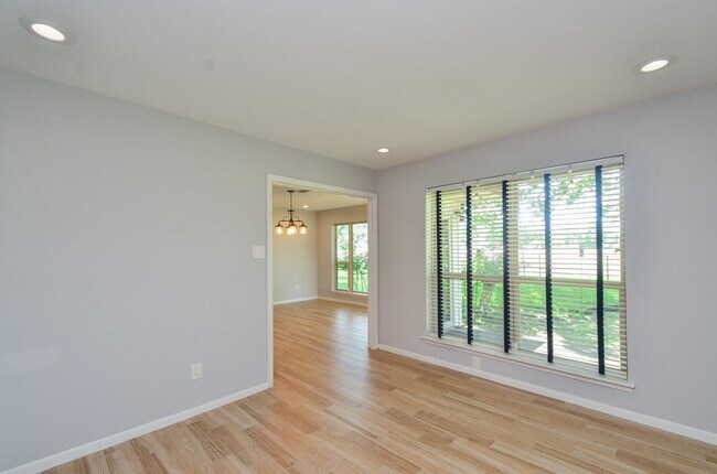 Building Photo - 2103 Winged Foot Dr