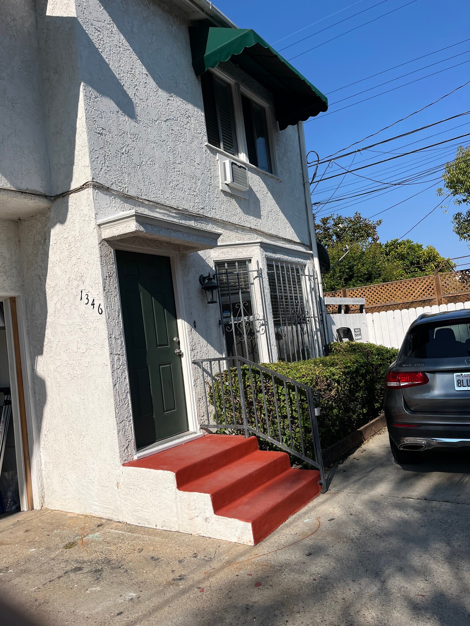 Building Photo - 1346 S Cloverdale Ave