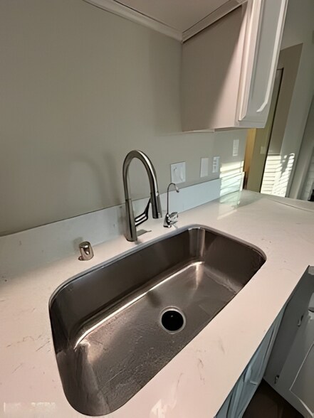 Building Photo - 4340 Sanderling Cir