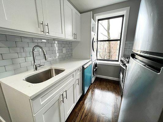 Building Photo - 2 bedroom in BRONX NY 10468