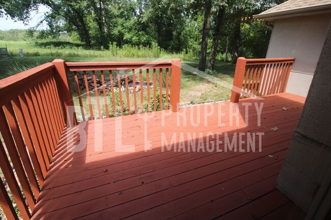 Building Photo - Beautiful 3 Bedroom 2 Bathroom Home!