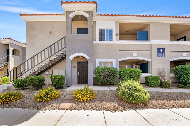 Building Photo - Spacious single-level, first-floor unit featuring 3 bedrooms and 2 bathrooms.