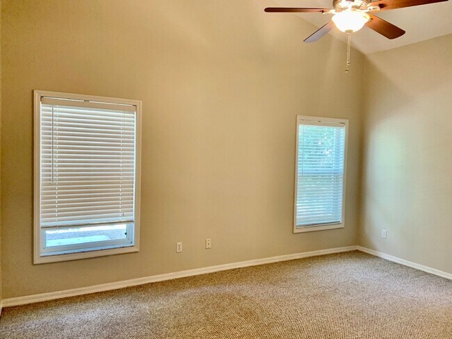 Building Photo - Longwood - 3 Bedroom, 2 Bathroom - $2,325.00