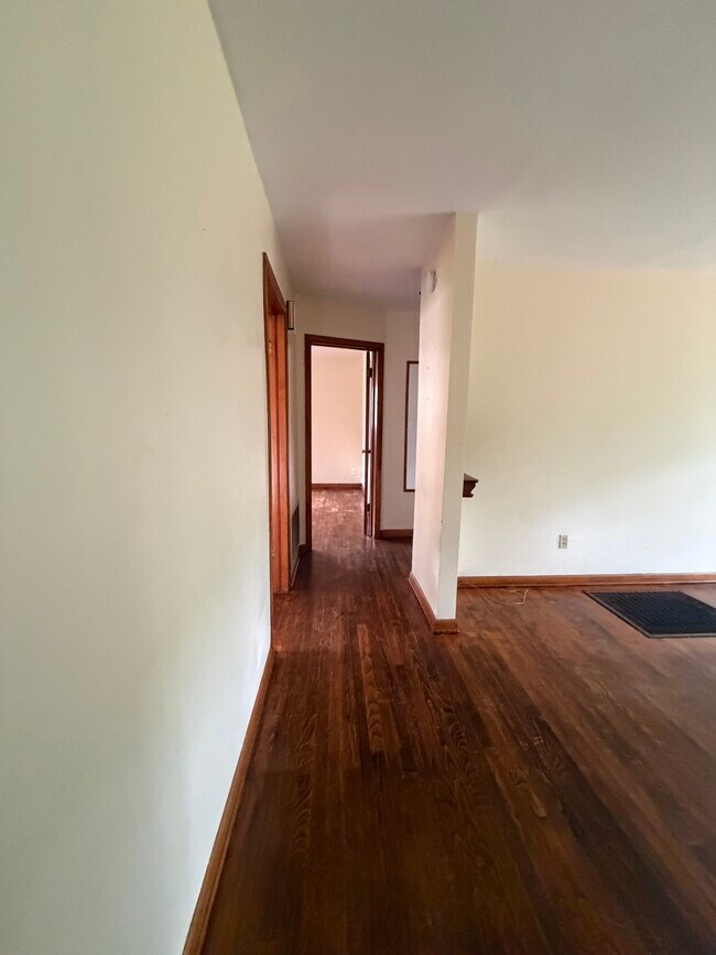 Building Photo - 716 S McFarland St