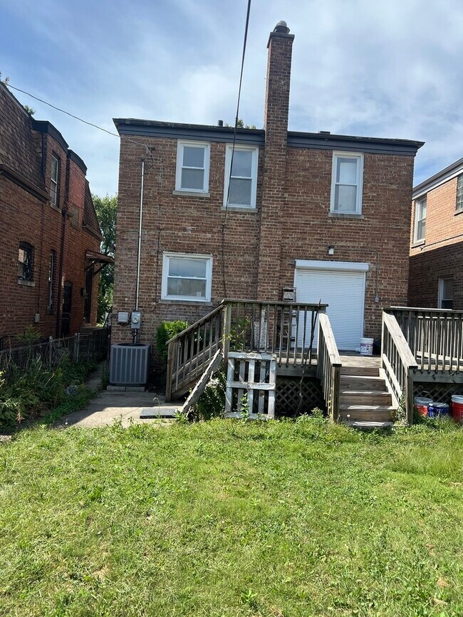 Building Photo - 8507 S Dorchester Ave