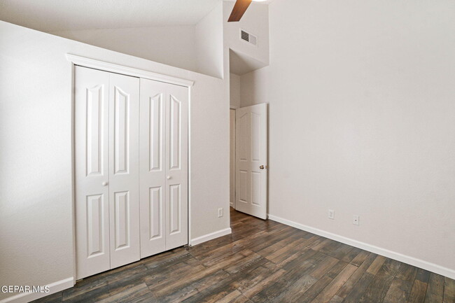 Building Photo - 6753 Parque Del Sol Dr