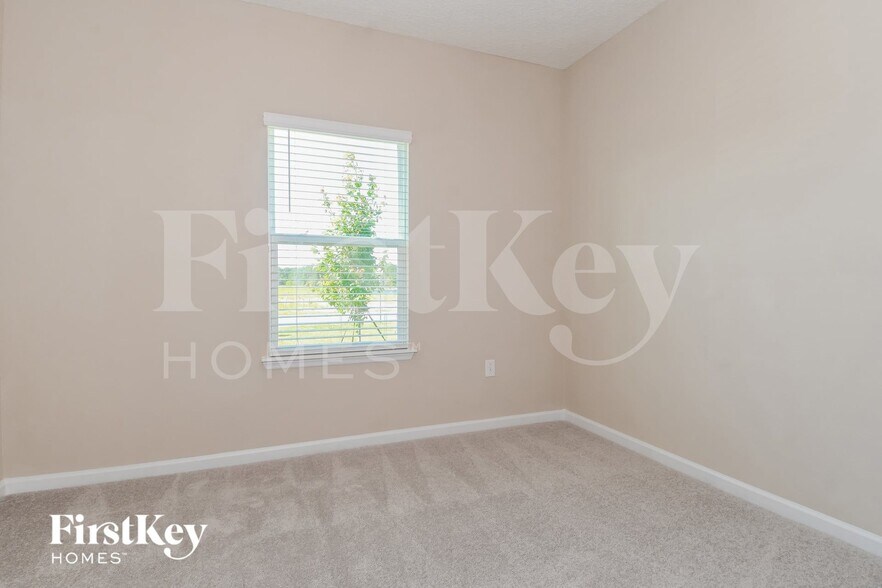 Building Photo - 385 Stone Arbor Ln