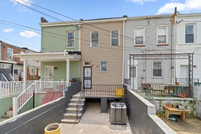 Building Photo - 3326 Noble St