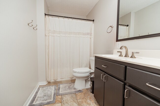 Building Photo - 425 Whirlaway Ct