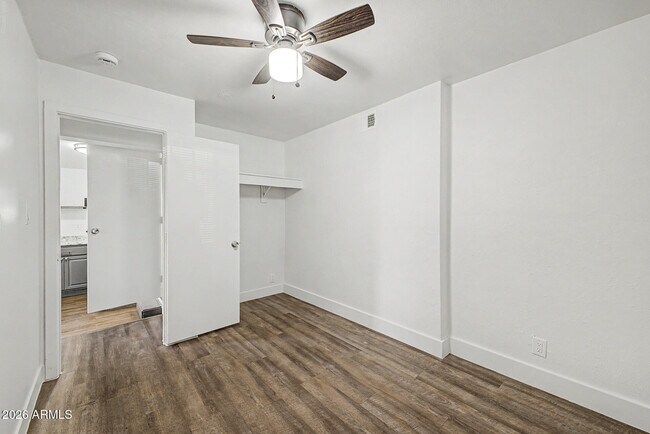 Building Photo - 317 N Elm St