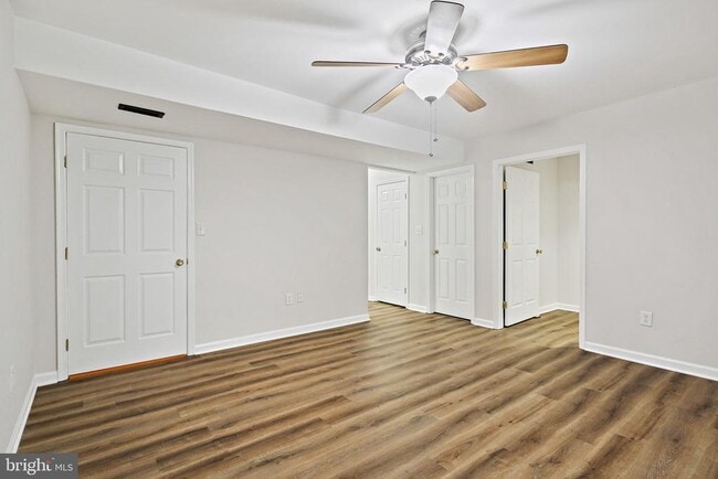 Building Photo - 9473 Clocktower Ln