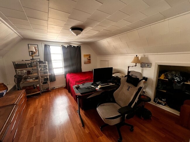 Building Photo - 9 Elsmere Ave