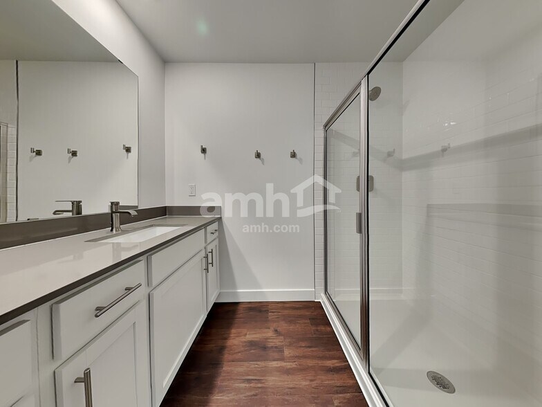 Building Photo - 7742 Brenden St SW