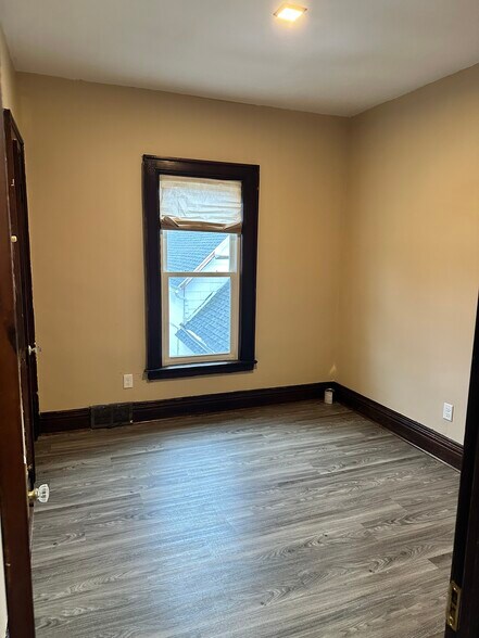 Building Photo - 270 Dewitt St