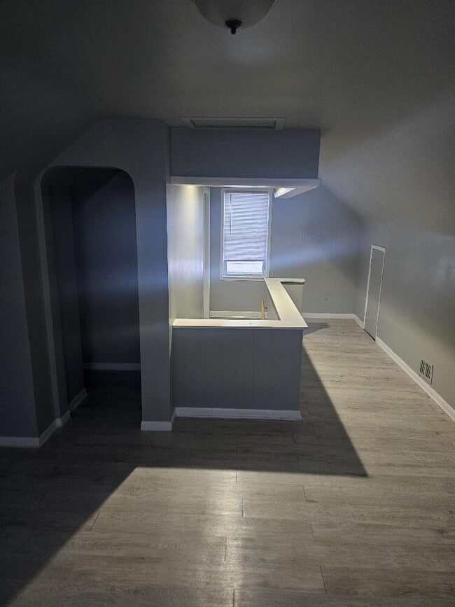 Building Photo - 18417 Glastonbury Rd