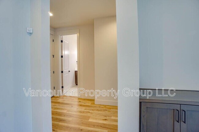 Building Photo - 15103 NE 98th Cir