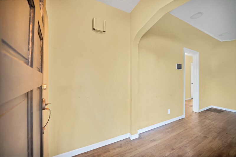 Building Photo - 1301 S Lee Ave