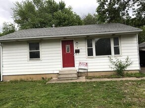 Building Photo - 1004 N Bruns Ln