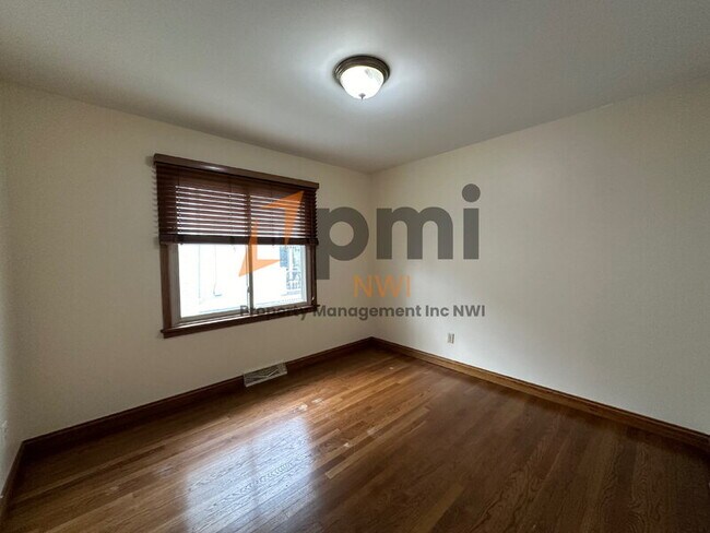 Building Photo - 408 E Clark St