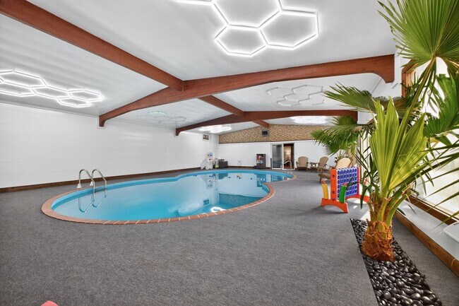 Building Photo - 5BR Retreat w/ Private Indoor Pool In Greensburg