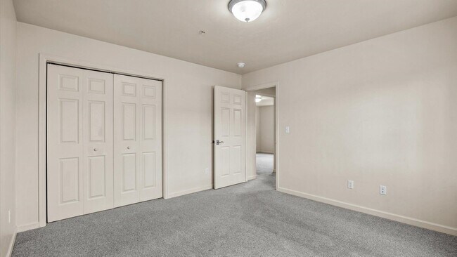 Building Photo - Wind River Apartment