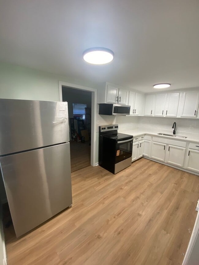 Building Photo - 2120 Chestnut Street – Beautifully Renovated and a Must-See in Columbia, SC!