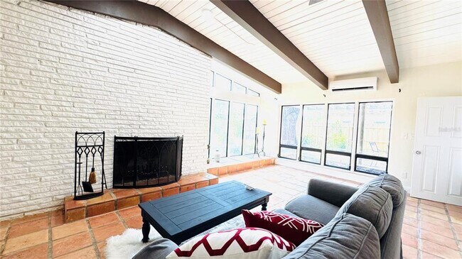 Building Photo - 10380 Tangelo Rd