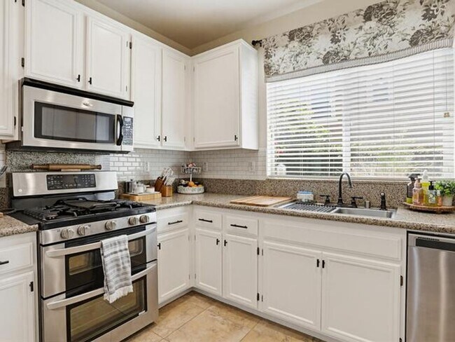 Building Photo - Stylish 3BR Home in Santee | Solar | Garage | Resort-Style Amenities