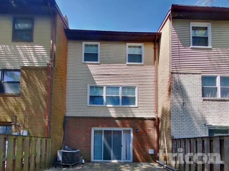 Building Photo - 26 Pickersgill Square