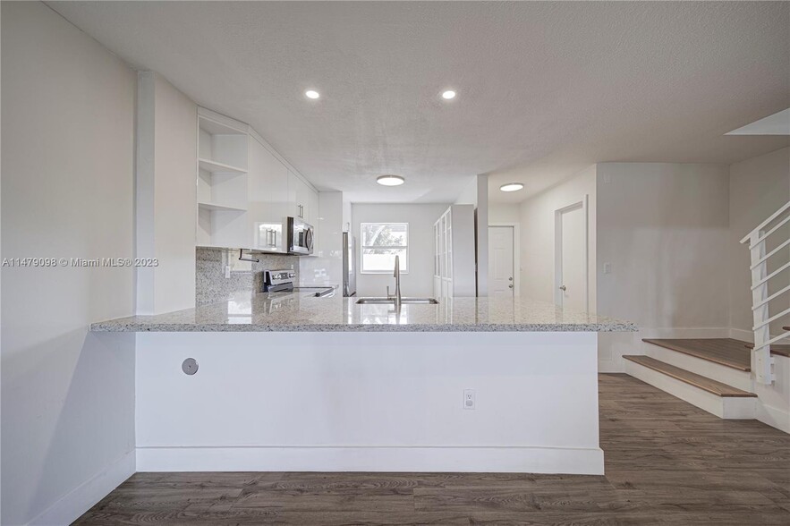 Building Photo - 8329 SW 137th Ave