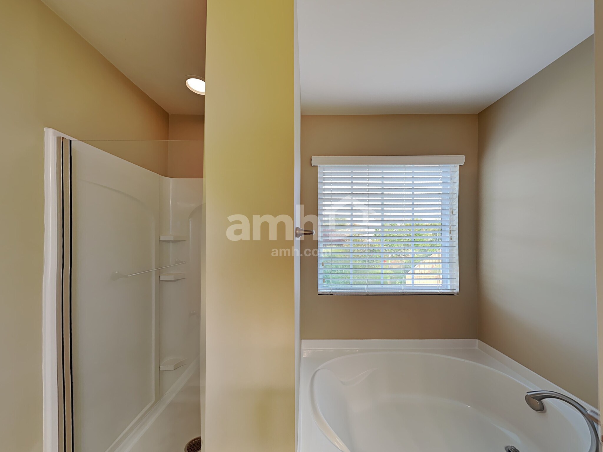 Building Photo - 3617 Althorp Dr