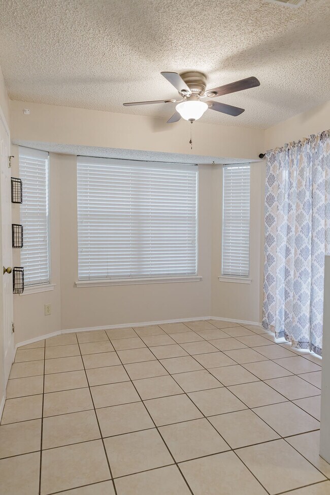 Building Photo - 1105 Gordon Blvd