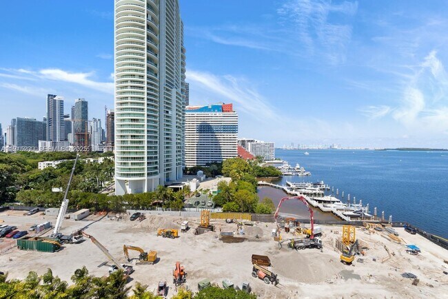 Building Photo - 1865 Brickell Ave