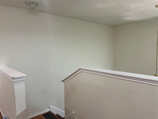Building Photo - 1402 Westglen Dr