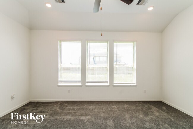 Building Photo - 4231 Redford Valley Rd