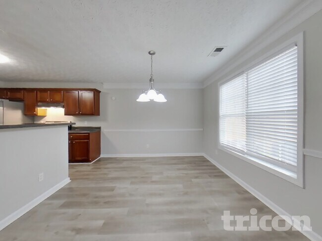 Building Photo - 4003 Riverside Pkwy